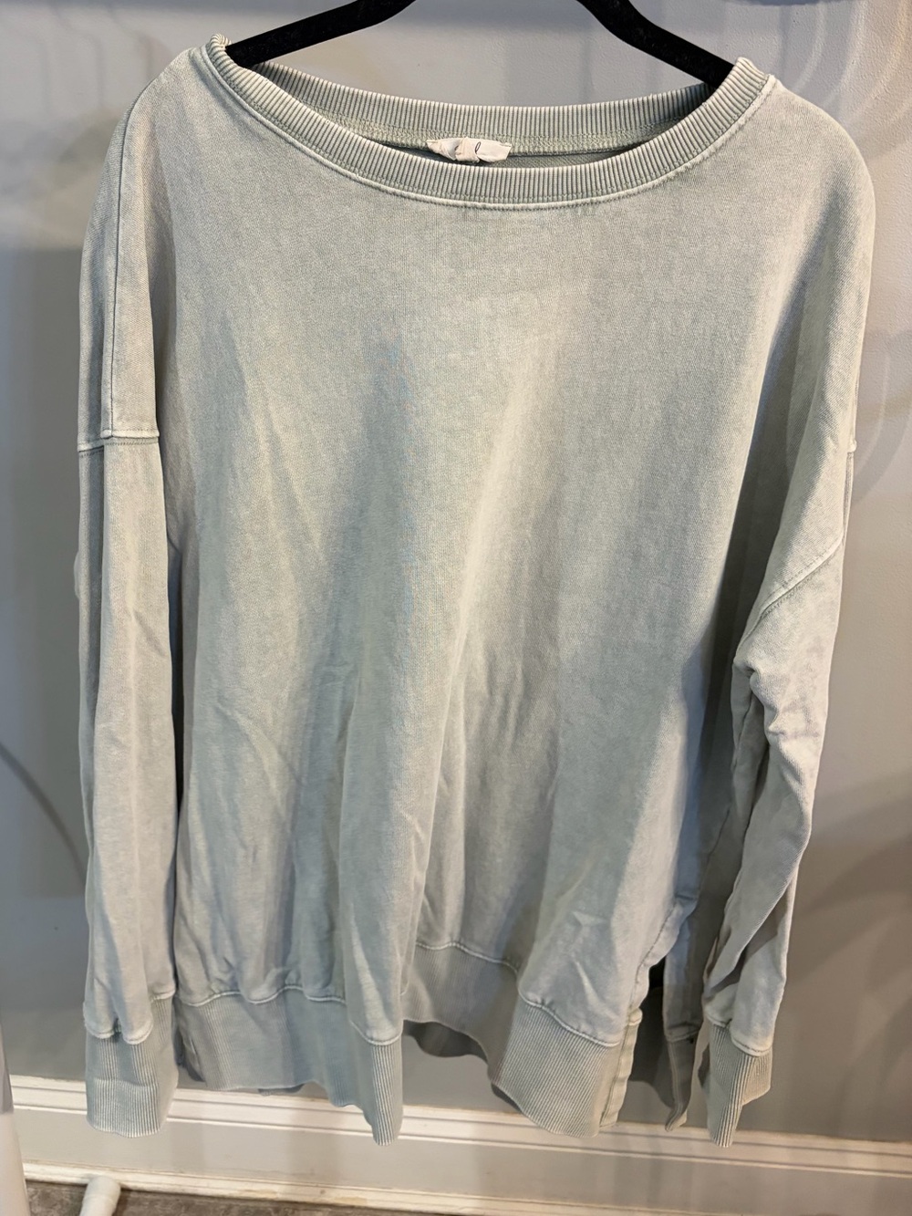easel Washed Light Sage Crewneck Sweatshirt size medium